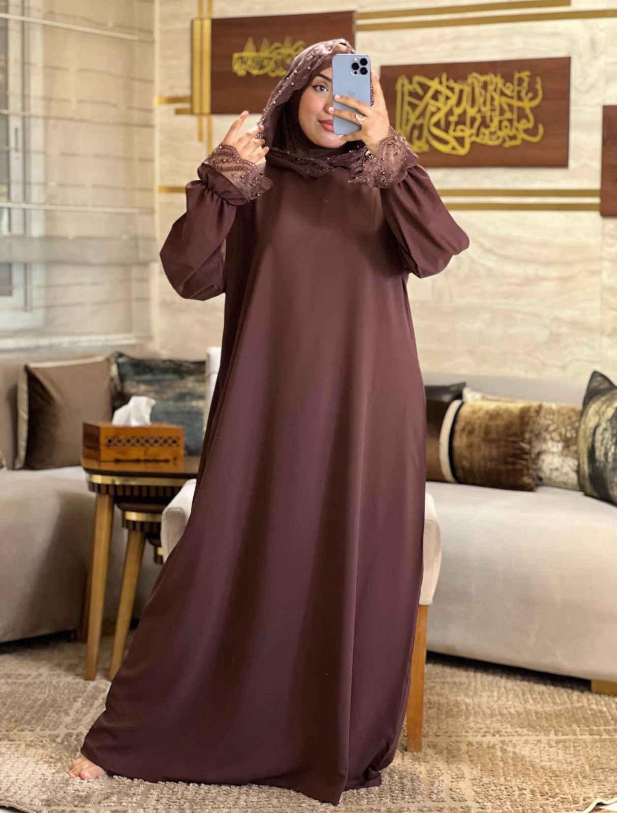 عباية مصممة بجودة عالية لتمنحكِ الراحة والأناقة في كل لحظة. مثالية للصلاة أو للخروج